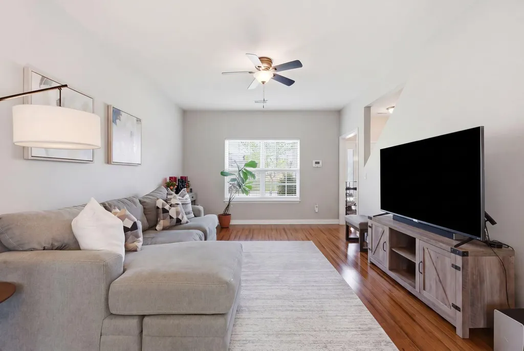 408 Cunningham Lane Lexington KY 40508
