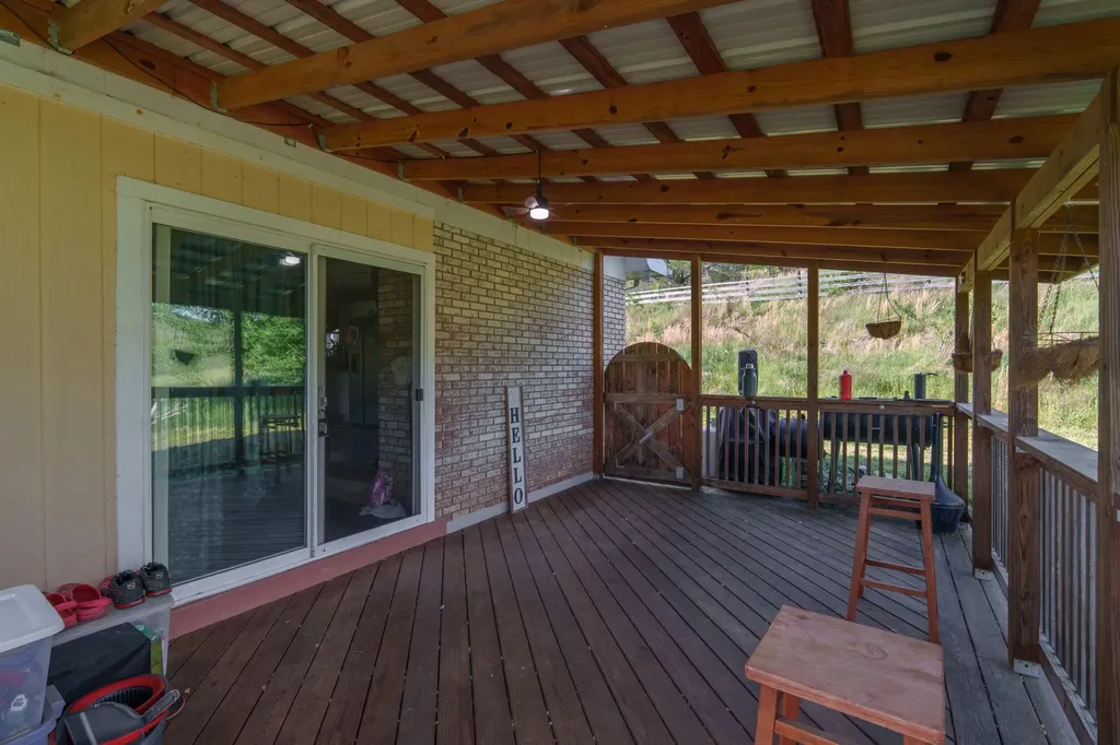 8228 Highway 705 West Liberty KY 41472