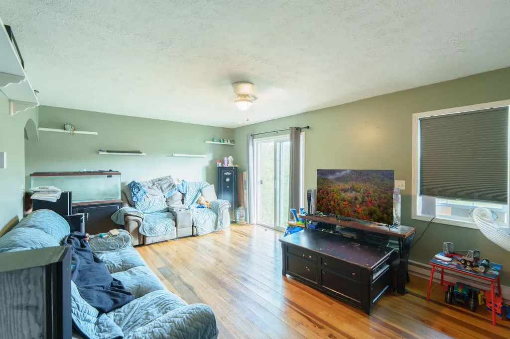 8228 Highway 705 West Liberty KY 41472