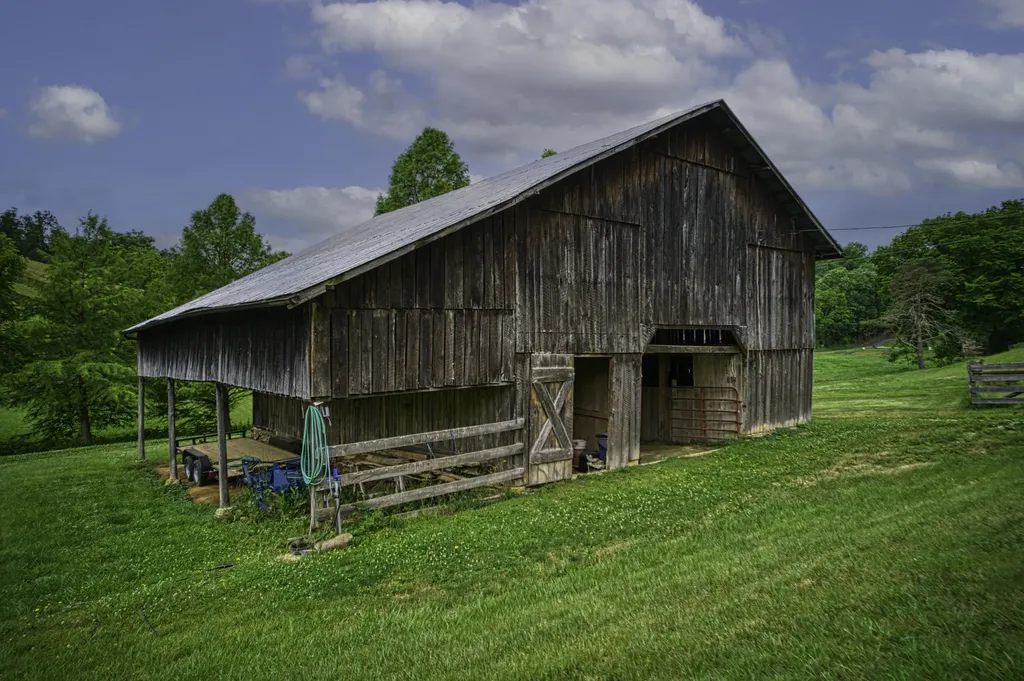 8228 Highway 705 West Liberty KY 41472