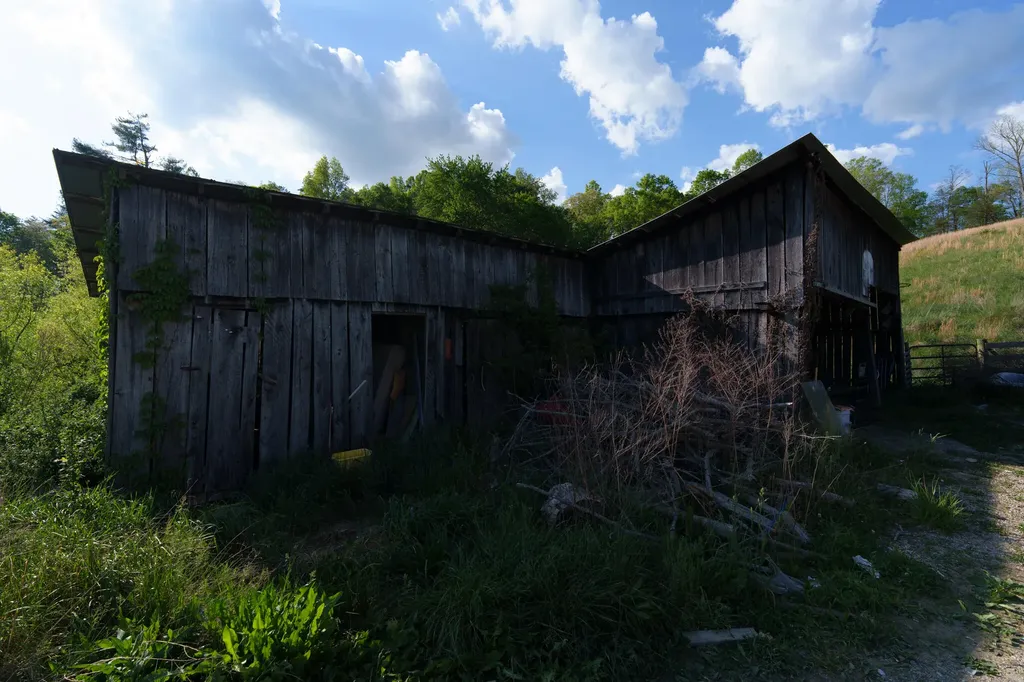 8228 Highway 705 West Liberty KY 41472