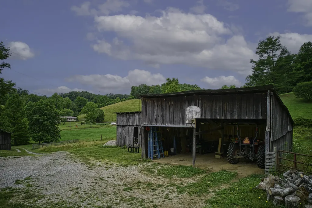 8228 Highway 705 West Liberty KY 41472