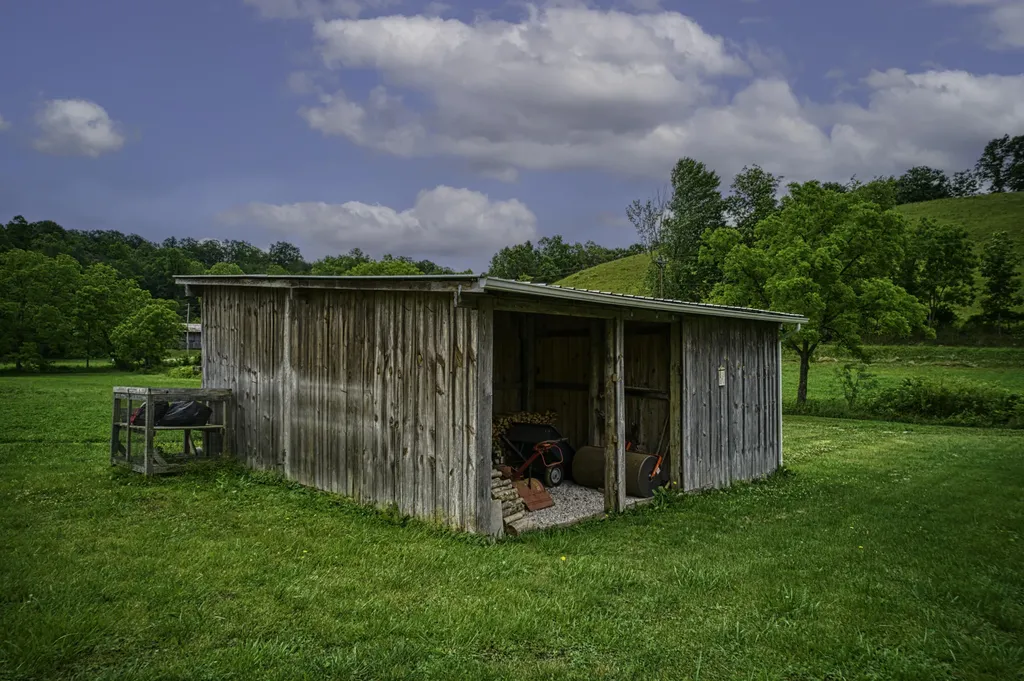 8228 Highway 705 West Liberty KY 41472