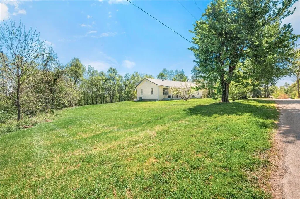 321 Elza Road London KY 40741