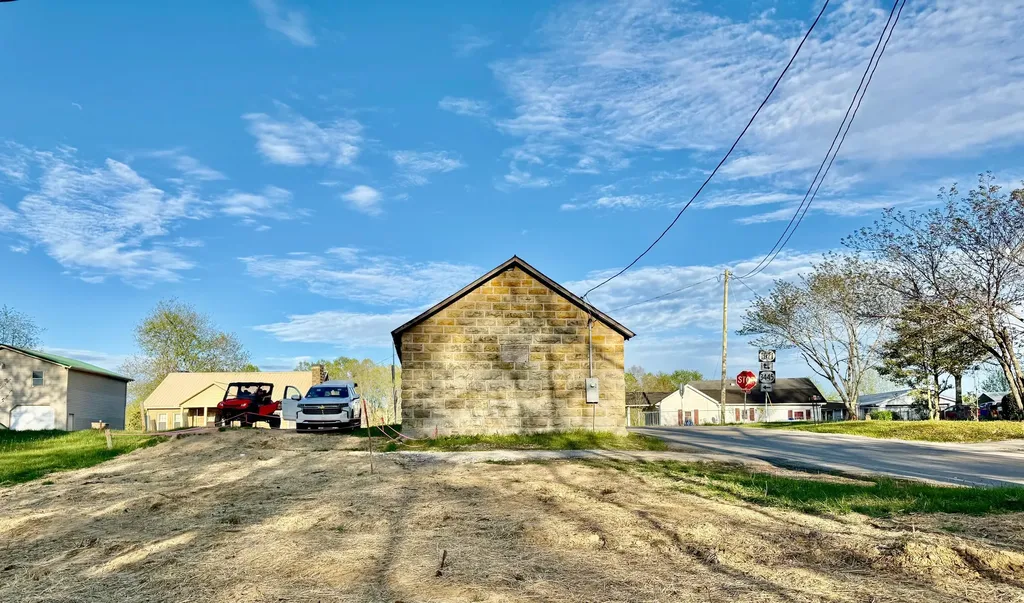 2867 Highway 3445 Tyner KY 40486