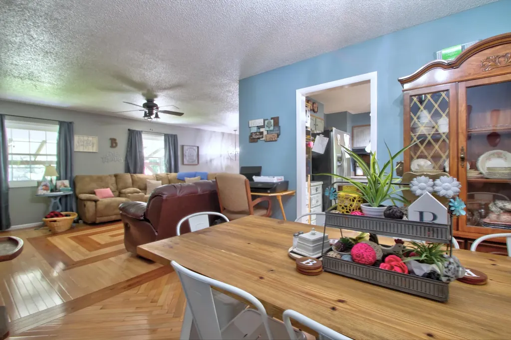 1512 Maple Lane Corbin KY 40701