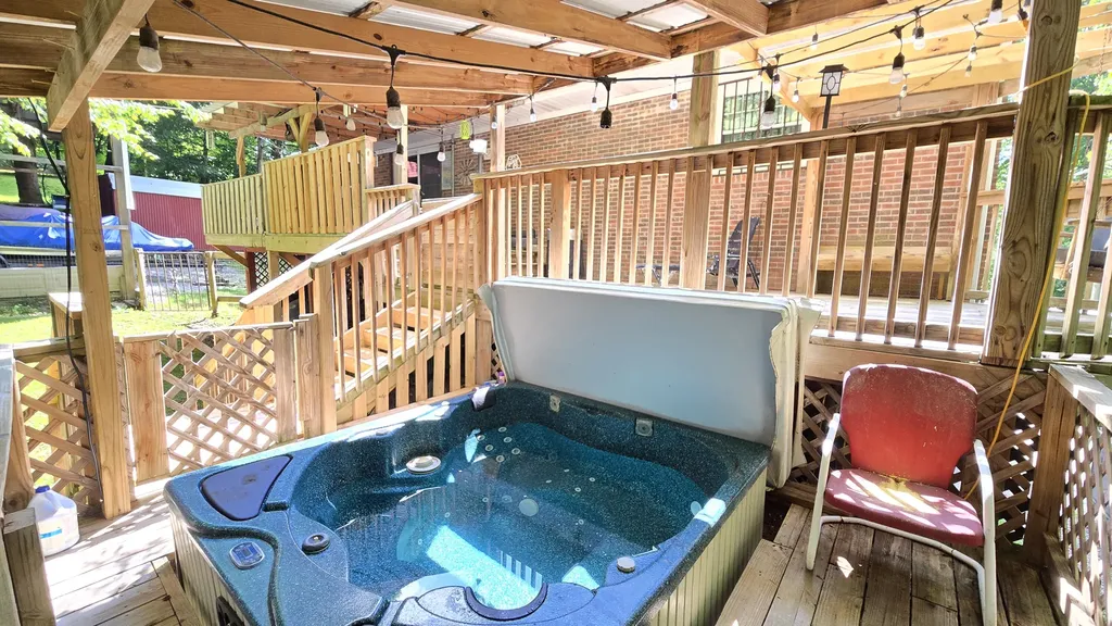 1512 Maple Lane Corbin KY 40701