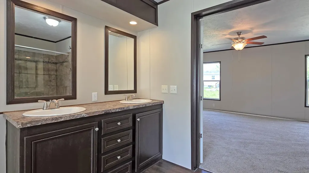 235 Hillview Lane Bloomfield KY 40008