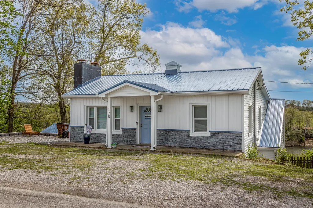 178 Lakeview Point Road Harrodsburg KY 40330
