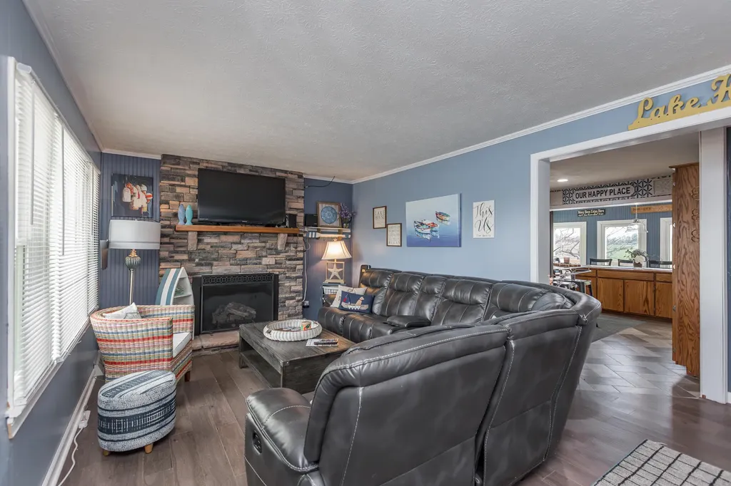 178 Lakeview Point Road Harrodsburg KY 40330