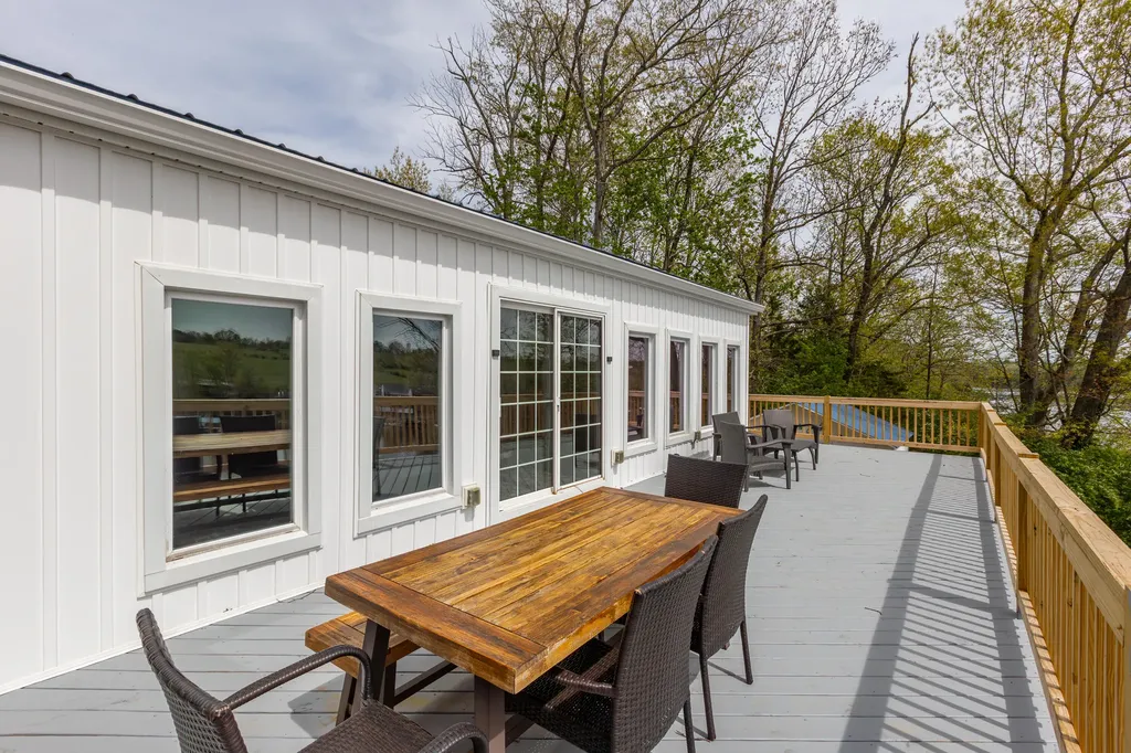 178 Lakeview Point Road Harrodsburg KY 40330