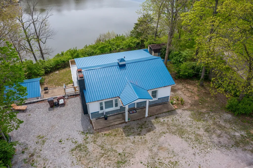 178 Lakeview Point Road Harrodsburg KY 40330