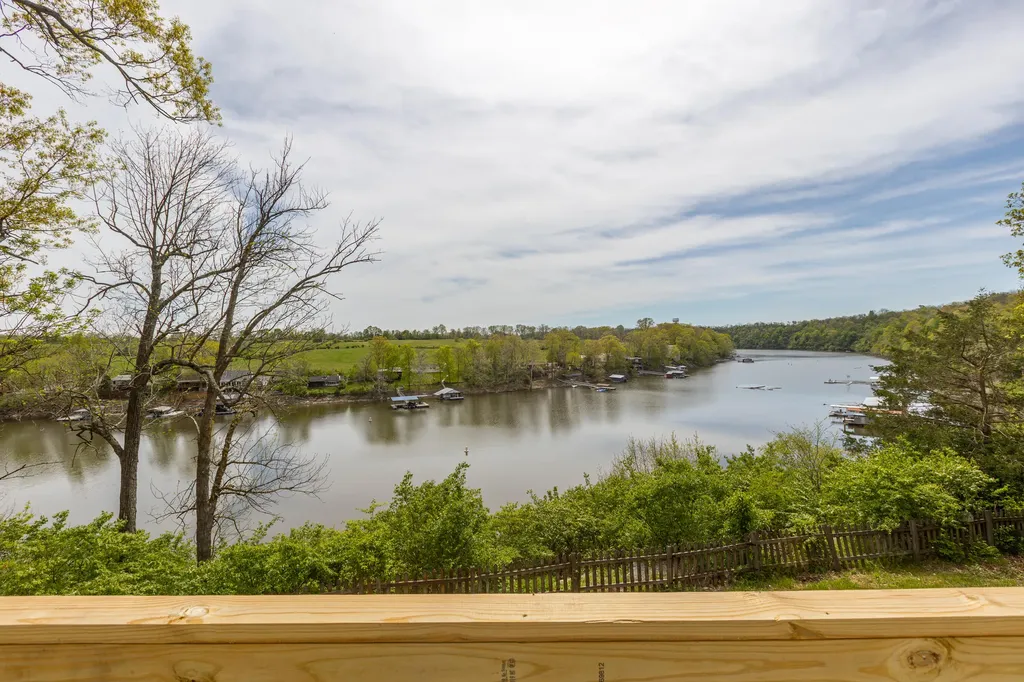 178 Lakeview Point Road Harrodsburg KY 40330