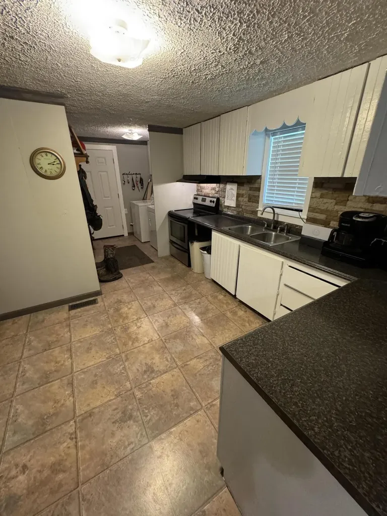 454 SW Four Mile, Right Fork Road Fourmile KY 40939