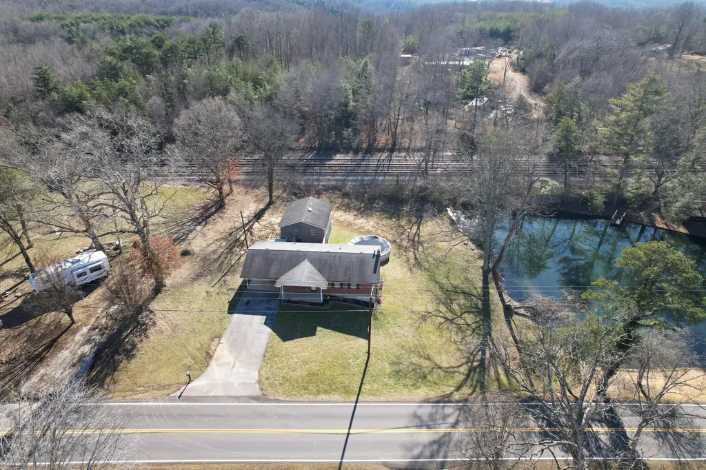 5676 State Highway 1651 Pine Knot KY 42635