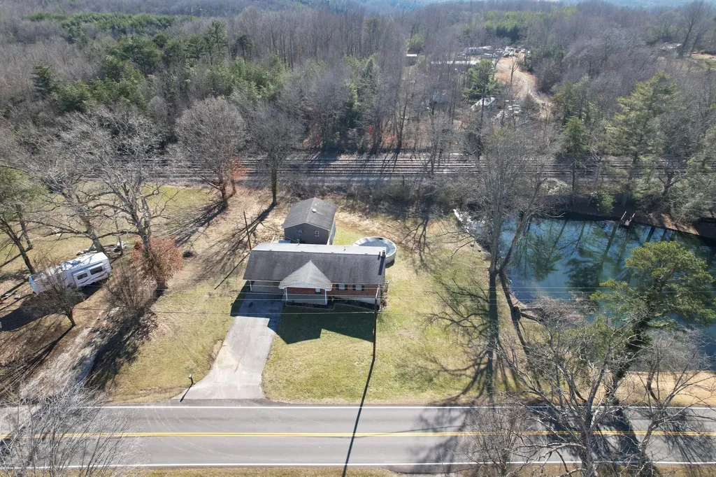 5676 State Highway 1651 Pine Knot KY 42635