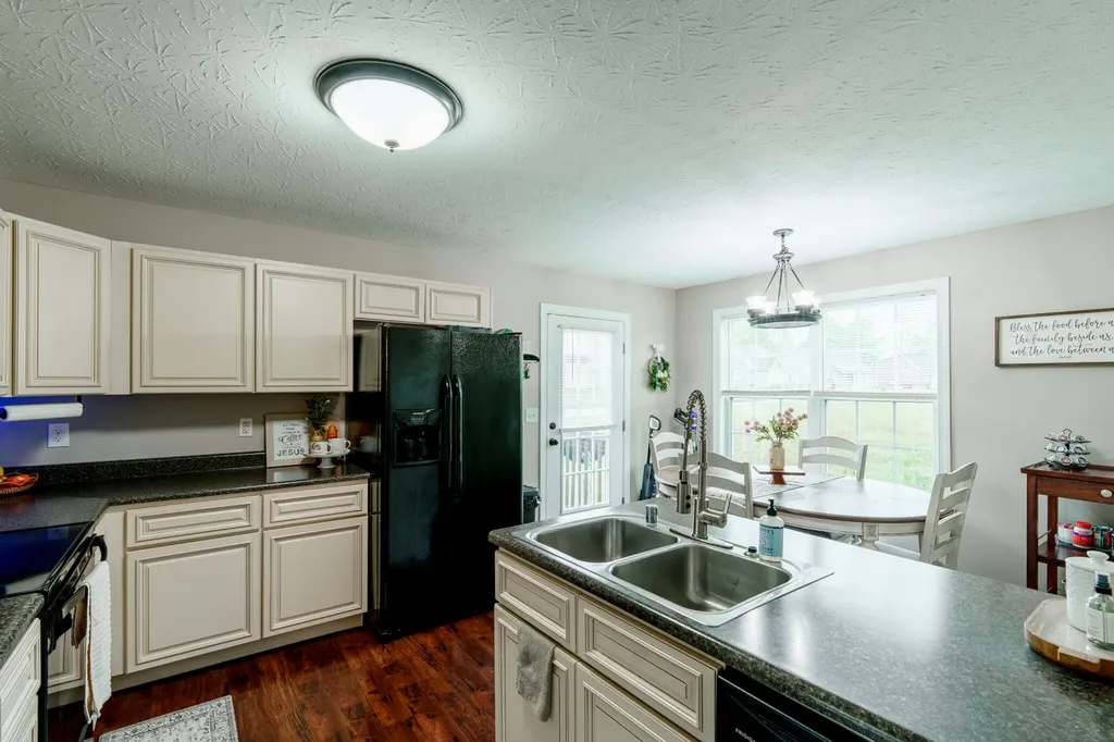 20 Hibiscus Court Morehead KY 40351