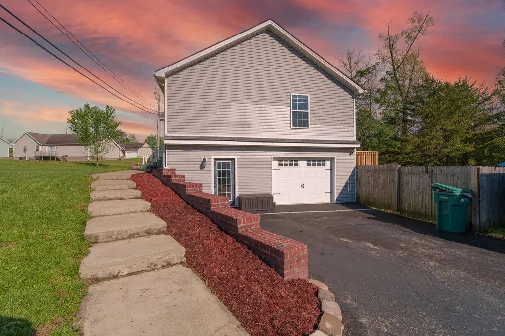 28 Hibiscus Court Morehead KY 40351