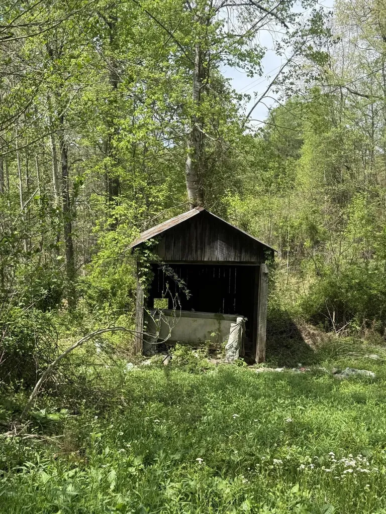 1325 State Highway 1036 Campton KY 41301