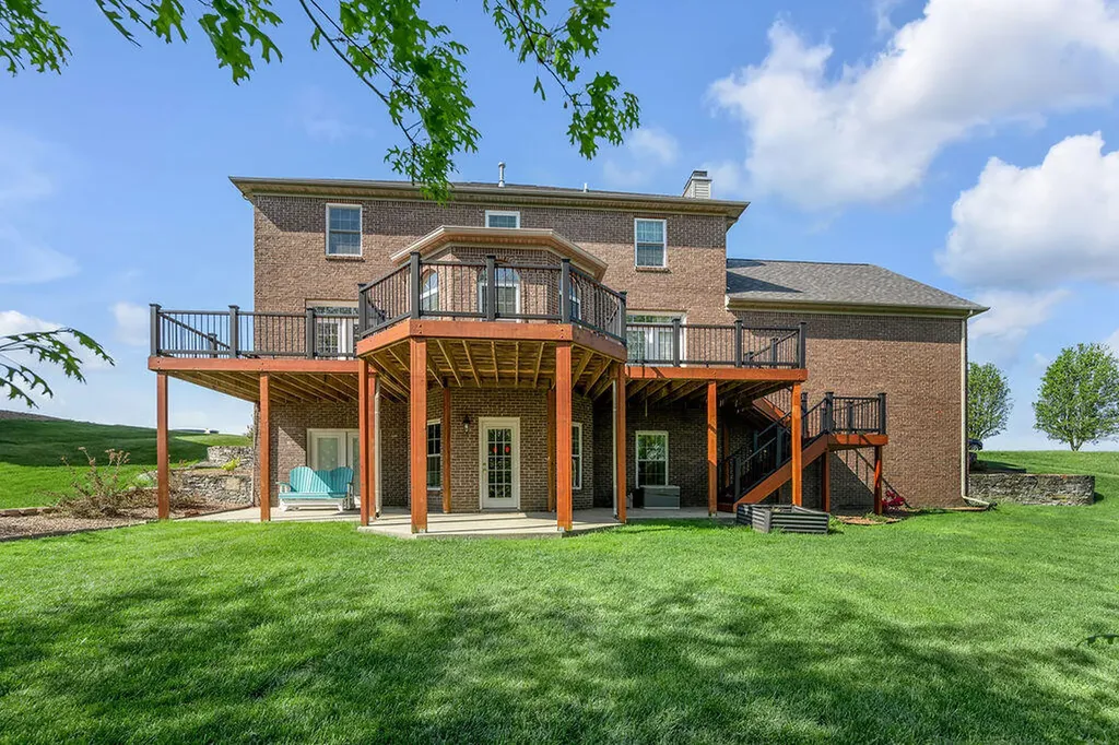 142 Clubhouse Drive Winchester KY 40391
