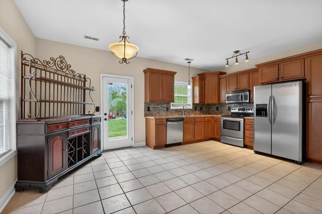 3373 Hibernia Pass Lexington KY 40509