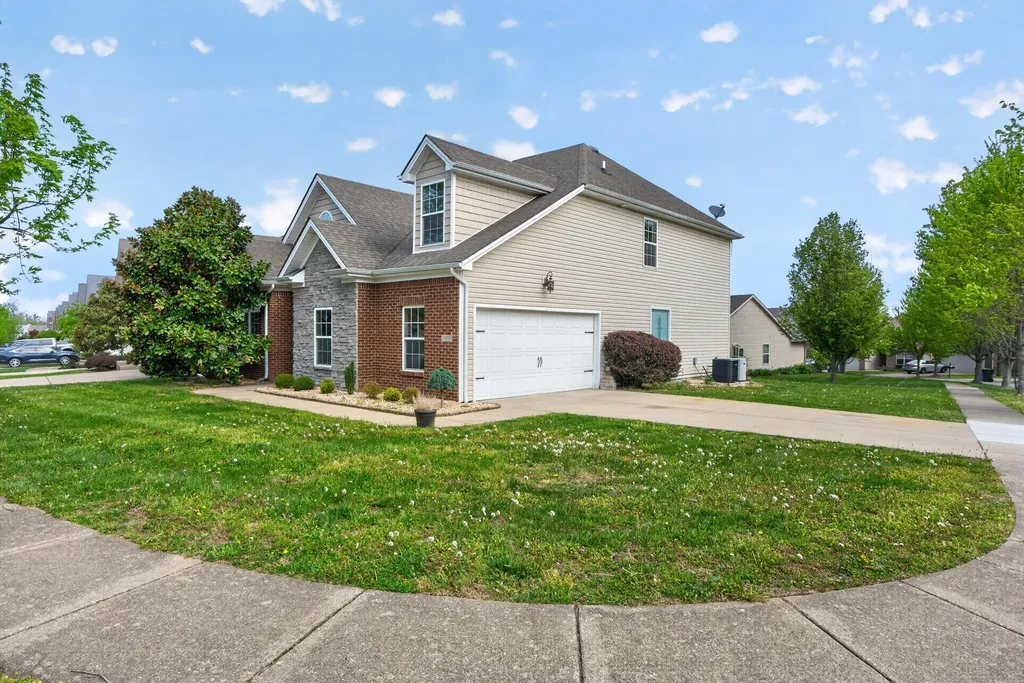 3373 Hibernia Pass Lexington KY 40509