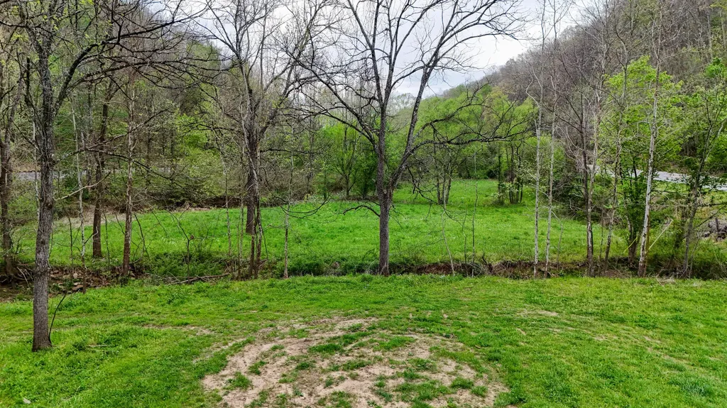 11328 Ky-11 Woollum KY 40906