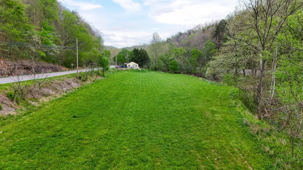 11328 Ky-11 Woollum KY 40906