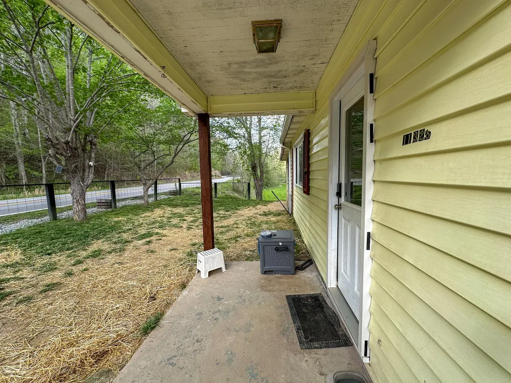 11328 Ky-11 Woollum KY 40906