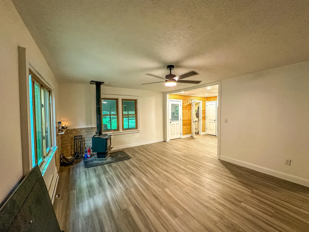 11328 Ky-11 Woollum KY 40906