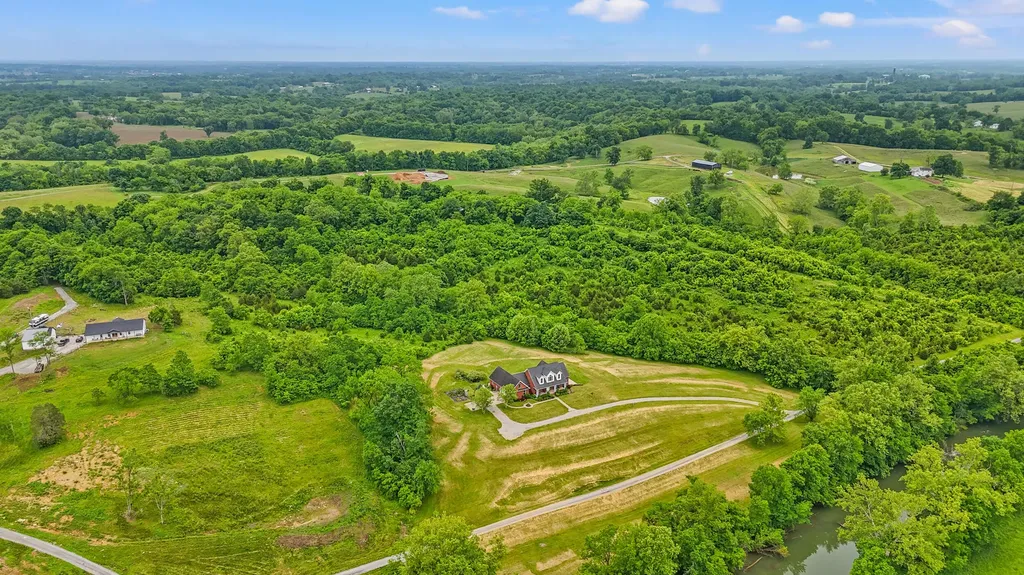 125 Covered Bridge Lane Frankfort KY 40601