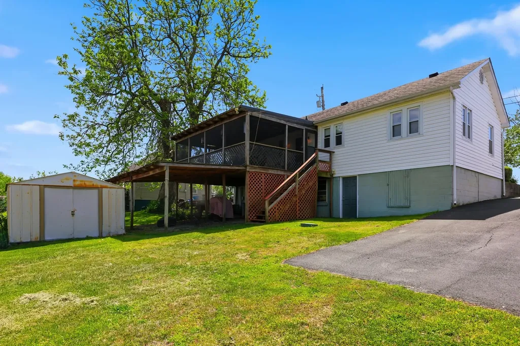 819 Bellows Mill Road Harrodsburg KY 40330