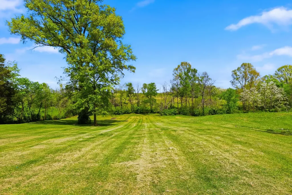 819 Bellows Mill Road Harrodsburg KY 40330