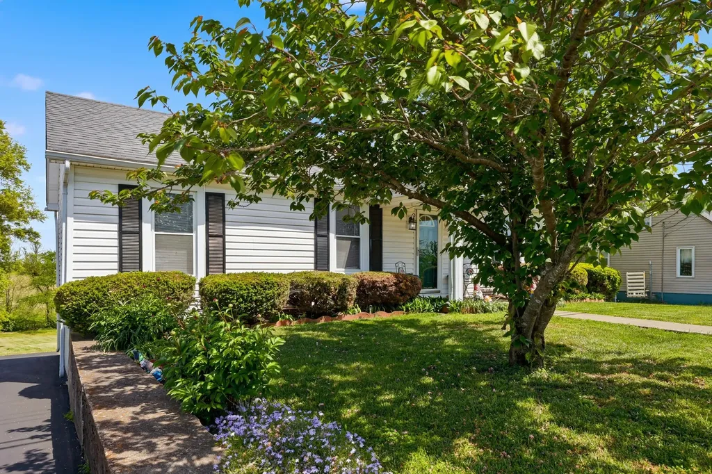 819 Bellows Mill Road Harrodsburg KY 40330