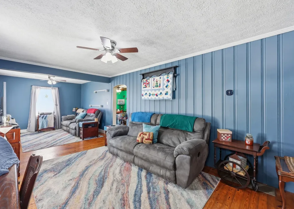 819 Bellows Mill Road Harrodsburg KY 40330