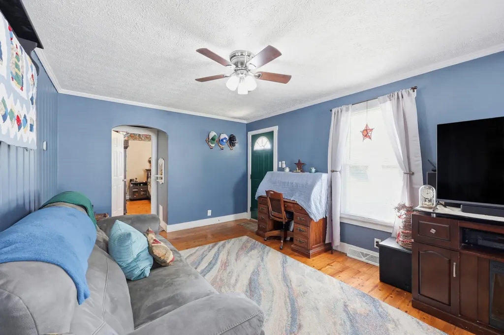 819 Bellows Mill Road Harrodsburg KY 40330