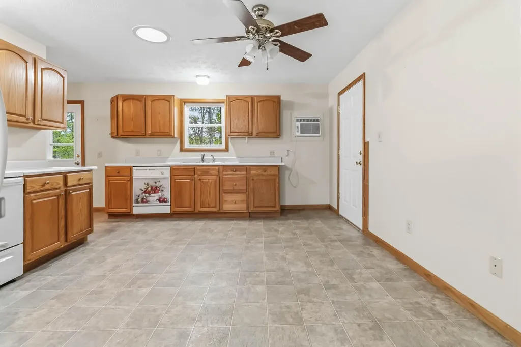 72 Bass Circle Nancy KY 42544