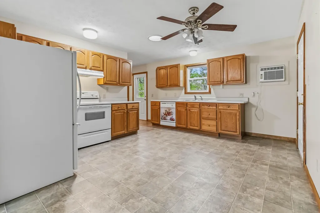 72 Bass Circle Nancy KY 42544