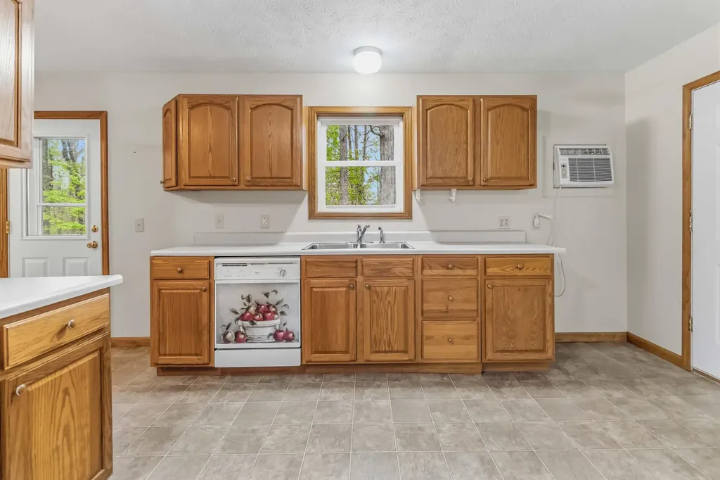 72 Bass Circle Nancy KY 42544