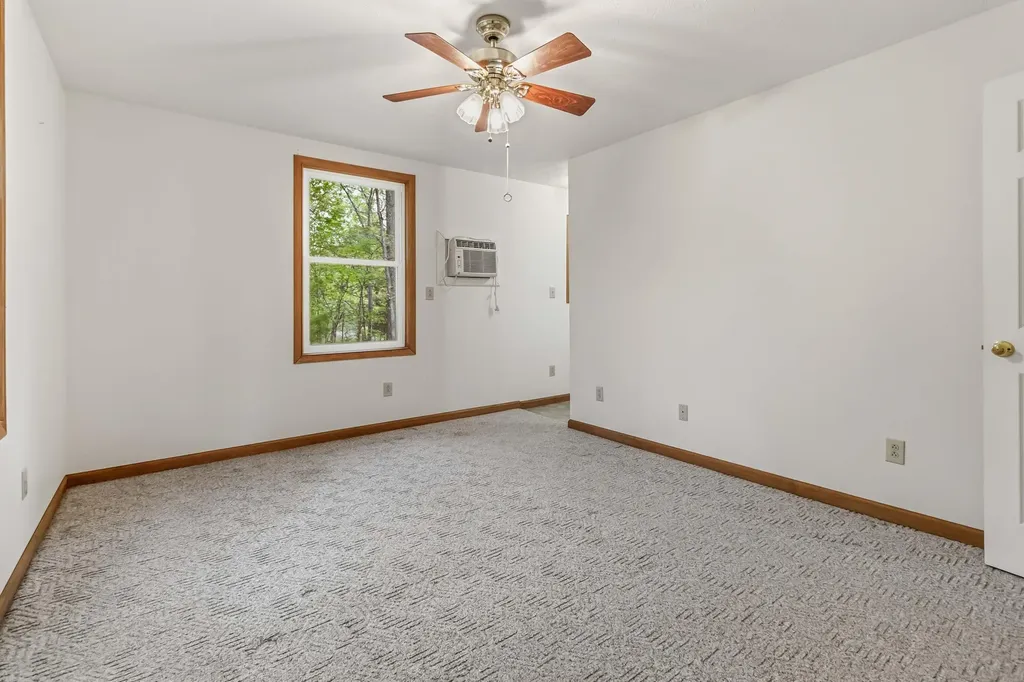 72 Bass Circle Nancy KY 42544