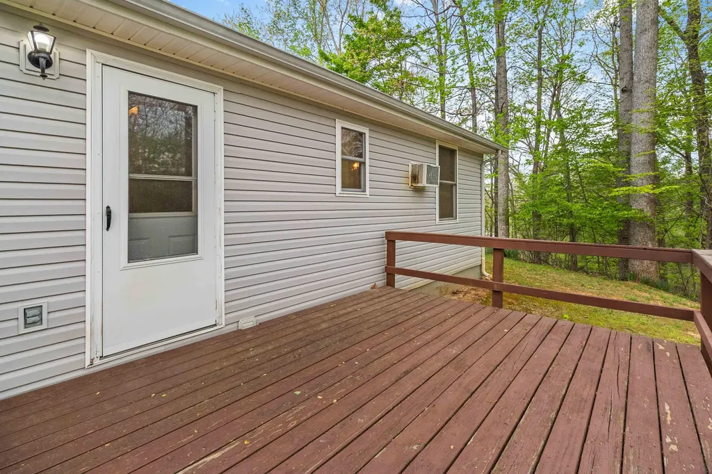 72 Bass Circle Nancy KY 42544