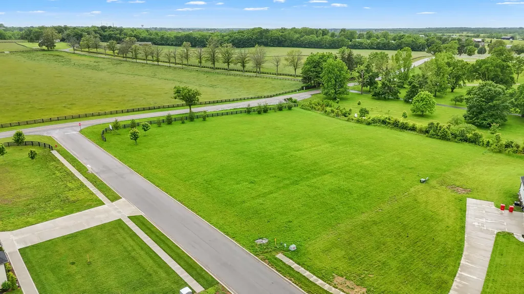 2222 Lesley Trail Wilmore KY 40390