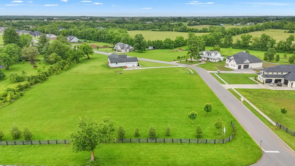 2222 Lesley Trail Wilmore KY 40390