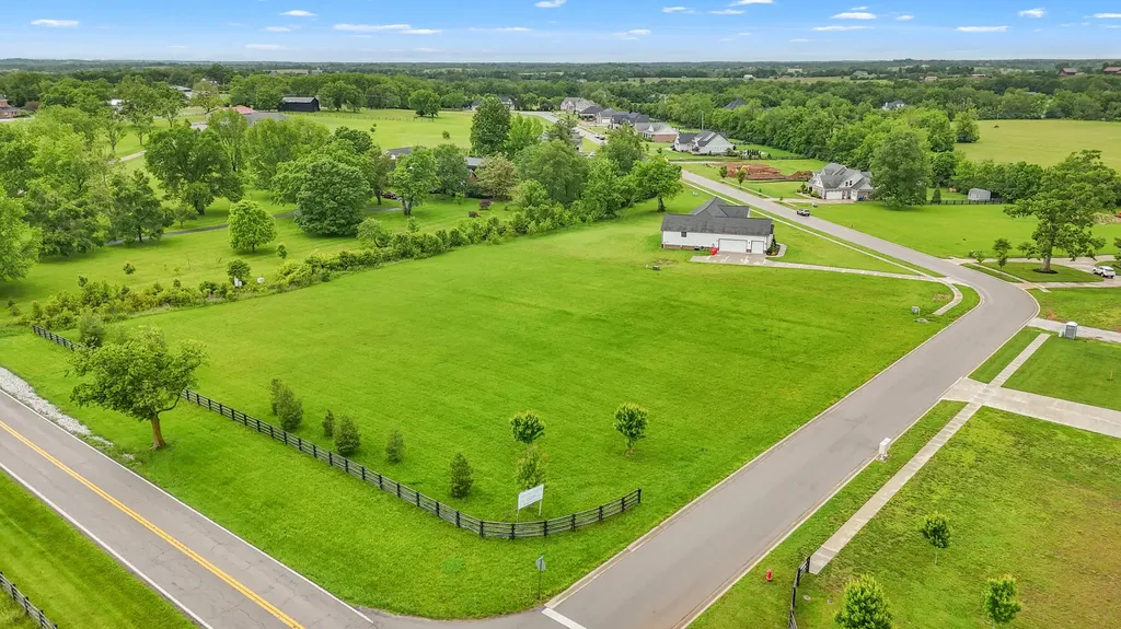 2222 Lesley Trail Wilmore KY 40390