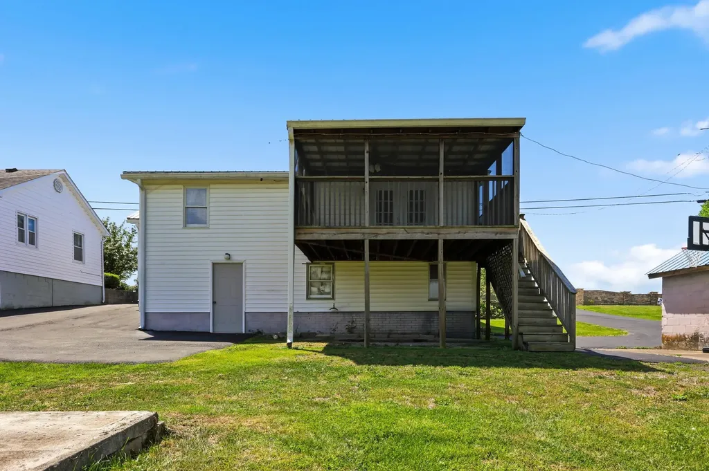 817 Bellows Mill Road Harrodsburg KY 40330