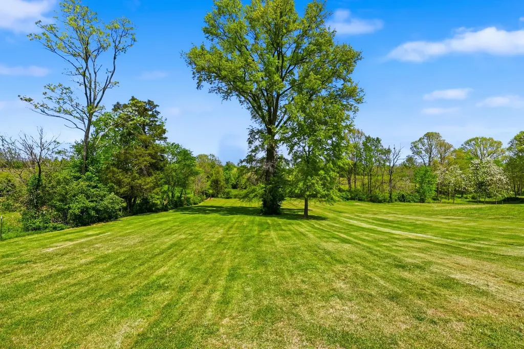 817 Bellows Mill Road Harrodsburg KY 40330