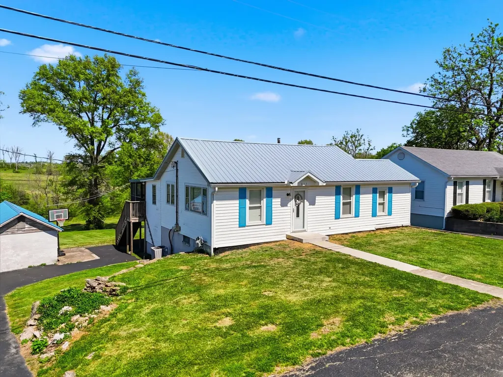 817 Bellows Mill Road Harrodsburg KY 40330