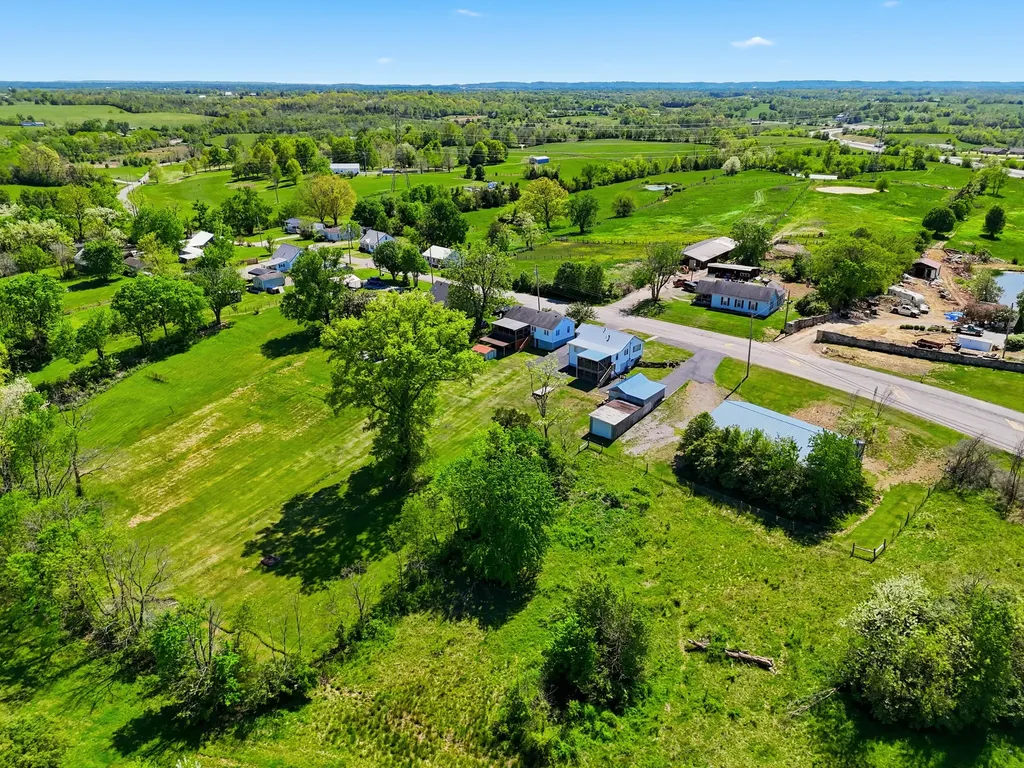 817 Bellows Mill Road Harrodsburg KY 40330