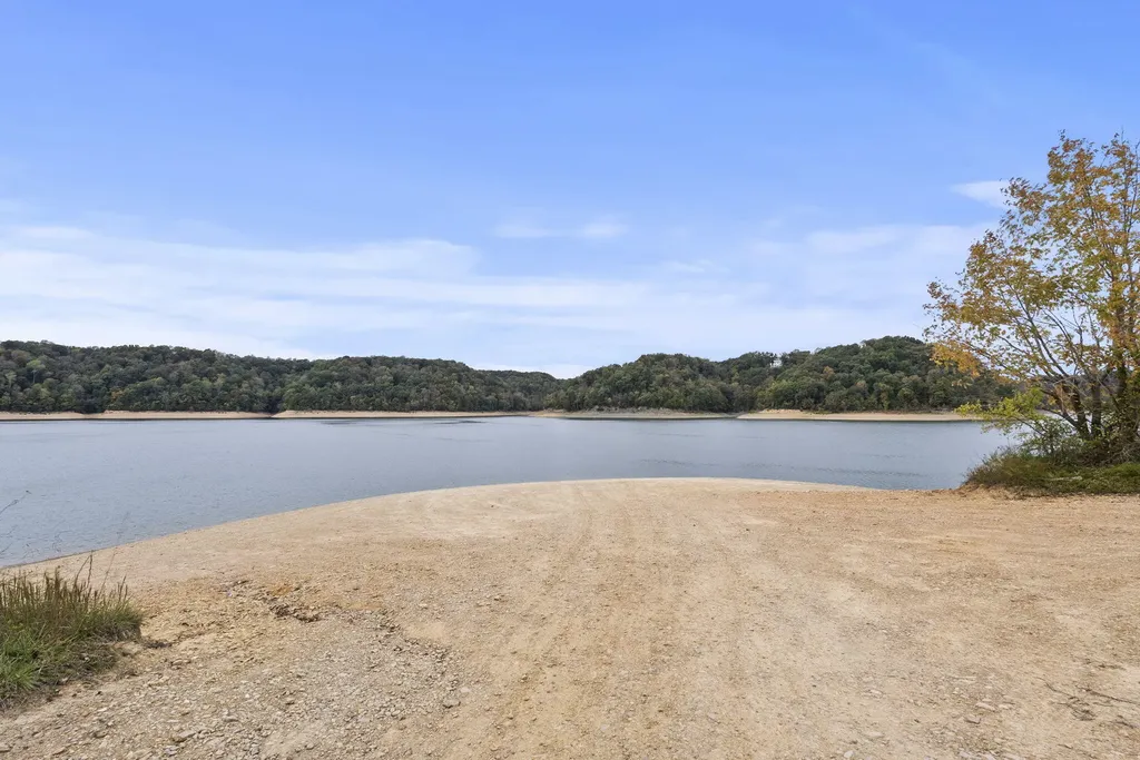 140 Turkey Trace Nancy KY 42544
