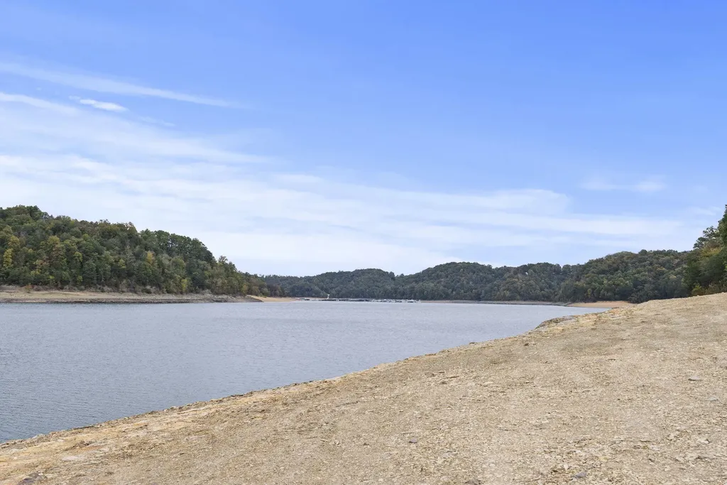 140 Turkey Trace Nancy KY 42544